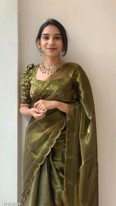 Sarees For Indian Wedding, Sarees To Wear At Weddings, Saree Outfit Ideas For Wedding, Saree Blouse Styles Weddings, New Saree Blouse Designs Patterns, Marriage Wear Dresses For Women, Blouse Design For Designer Saree, Blouse Design For Traditional Saree, Net Saree Blouse Designs Weddings