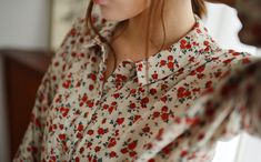 Floral Shirt, Women's Style, Pretty Outfits, Tartan, Style Me, Floral Tops, Hair Hair, Personal Style