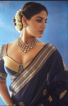 Sari Blouses, Bride Collection, Simple Kurti, Blouse Necklines, Dresses Traditional