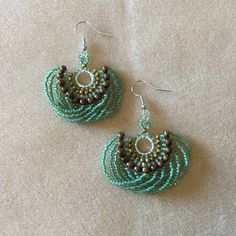 Short Beaded Earrings, Gemstone Bead Earrings, Seed Bead Ideas, Beaded Eye, Handmade Bead Jewellery, Earrings Handmade Boho, Mexican Culture Art, Beading Inspiration, Beaded Jewlery