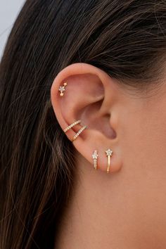 Upper Lobe Piercing Earrings, Upper Lobe Earrings Studs, Upper Helix Piercing Studs, Pircing Ears Girl, Ear Piercing Inspo Simple, Upper Ear Piercing Ideas, Constellation Ear Piercings, Ear Piercing Designs, Helix Earrings Stud