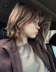 Short Hairstyle Women No Styling, Bob Hair Layers, Wolfcut Short Women, Short Layered Hair Aesthetic, Short Hair With A Lot Of Layers, Straight Layered Short Hair, Side Fringe Short Hair, Short Unstyled Hair, Short Hairstyles Layers