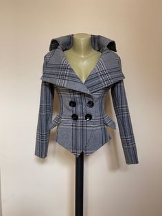 This is a very stylish and elegant wool plaid jacket . Leght  58 cm - at back. made of very soft and high quality woolen fabric. The jacket is fully lined. SIZE CHARTSIZE S  - US  6, UK 8, EU 36bust:  bust around 34.5”/90cmWaist:  waist around 27.5”/70cmHips: hips around 34.5”/90cmSIZE M  -  US 8, UK 10, EU 38bust: bust around 37.5”/95cmWaist:  waist around 29.5”/75cmHips:  hips around 37.5”/95cmSIZE L - US 10, UK 12, EU 40bust:  bust around 39.5"/100cmWaist:  waist around 31.5”/80cmHips:  hips Checked Coats For Women, Womens Plaid Coat, Plaid Coat Women, Tartan Pants, Tweed Style, Checked Blazer, Plaid Coat, Student Fashion, Plaid Fashion