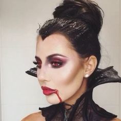 Dracula Makeup, Dark Angel Costume, Vampire Hair, Vampire Makeup Halloween, Vampire Halloween Costume, Halloween Costumes Makeup, Halloween Inspo, Halloween Makeup Looks