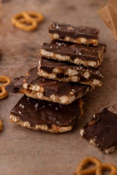 chocolate and pretzels are stacked on top of each other