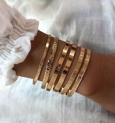 Bracelets Boho, Feminine Jewelry, Women Bracelets, Metal Cuff Bracelet, The Bangles, Jewelry Bracelets Gold, Letter Bracelet