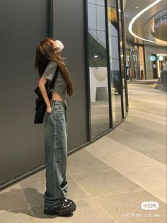 Korean Jeans Style, Swaggy Outfits, Korean Outfits, Casual Style Outfits, Teen Fashion Outfits, Looks Vintage, Aesthetic Outfits, Cute Casual Outfits, Beauty Fashion