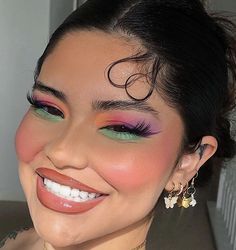 Aesthetic Effect, Trend Makeup, Makeup 101, Airbrush App, Beauty Aesthetic, Unique Makeup, Glamorous Makeup, Edgy Makeup