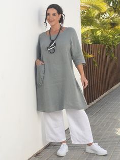 Refresh the building blocks of your wardrobe with this simple pocket top. Made from an airy and soft linen it is both luxurious and breathable for warm-weather wear. With a generous A-line silhouette, this top is perfect for any occasion and will effortlessly add flair to your existing wardrobe. Weather Wear, Line Shopping, Fine Linen, Pocket Top, Knitwear Tops, Dress Cover, The Building, Linen Top, Trouser Jeans