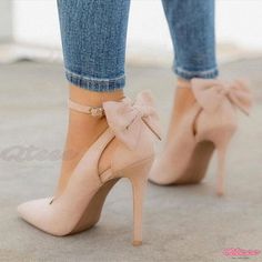 Qteee - Delicate Pointed-Toe Shallow Mouth Single Shoes with Sweet Bow-tie Detail and Slim High Heels Kasut Kahwin, Pickle Chicken, Sepatu Pump, Kasut Tumit Tinggi, Black Wedding Shoes, Bowknot Shoes, Hak Tinggi, High Heels Classy, Heels Classy