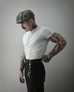 Tattoo Men Fashion, Men Dressed Up, Feminine Fashion For Men, Edgy Groom Attire, Alternative Men’s Fashion, Mens Style Aesthetic, Mens Goth Fashion, Hipster Outfits Men, Bartender Outfit