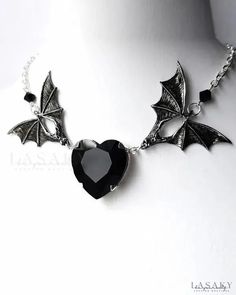 Lasaky - 1pc Halloween Gothic Bat Decor Heart Pendant Necklace Bat Decor, Vampire Jewelry, Bat Jewelry, Halloween Gothic, Gothic Necklace, Unique Boutique, Halloween Jewelry, Gothic Jewelry, Black Heart