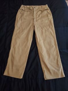 Vintage Cross J Jeans Beige Mom 90's. 32 x 26 Similar to Rocky Mountains ****Has been altered at hem as pictured**** Please refer to pictures for condition. All items are sold as is. No returns No shipping on weekends Beige Mom, Jeans Beige, Rocky Mountain, Rocky Mountains, Rocky, Khaki Pants, Pants, Trousers