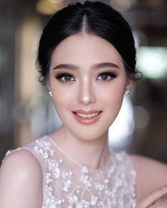 gaya rambut panjang pria Thai Makeup Looks, Wedding Makeup Asian, Make Up Wisuda