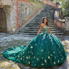 Statement quinceanera ball gown with three-dimensional butterflies all over the dress. This strapless model gives you a more youthful and fun look; with details like craked ice and glittery tulle. It also includes a small cap Quinceanera Dresses With Butterflies, Dark Green Quinceanera Dresses, Quince Outfit, Green Quince Dress, Quinceanera Dresses Green, Fabric Beading, Quince Pictures, Green Quinceanera, Xv Dresses