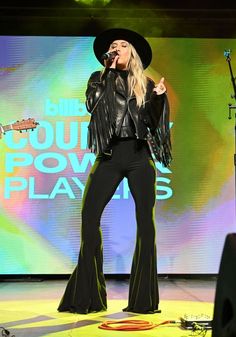 Lainey Wilson Costume, Latin Festival Outfit, Laney Wilson Outfits, Lainey Wilson Style, Lainey Wilson Outfits, Wilson Aesthetic, Best Country Singers