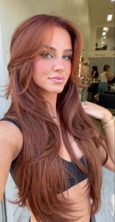 Moody Copper Hair, Copper Brunette Short Hair, Hair One Color Ideas, Orange Hair Color Ideas For Brunettes, Tori Red Hair, Going Out Outfits Clubbing, Hair Color Idea For Asian Skin, Ginger Over Brown Hair, Brown Hair Colors For Pale Skin And Green Eyes