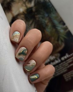 Kutek Disney, Manicure Inspiration, Green Nail Designs, Green Nail, Smink Inspiration, Minimal Nails, Makijaż Smokey Eye, Thanksgiving Nails