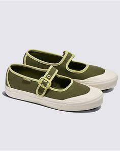 Mary Jane Shoe Retro Green Sneakers For Summer, Retro Spring Canvas Shoes, Vans Mary Janes Outfit, Green Sneakers Women, Grandma Chic, Vans Green, Mary Jane Shoe, Clothes Wishlist, Vans Store