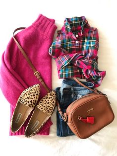 Sugarplum Style, Vol. 74  I love EVERYTHING about this outfit. Outfit Inspiration Fall, Looks Chic, 가을 패션, Clothes And Accessories, Looks Style, Fall Winter Outfits, Pink Sweater, Preppy Style