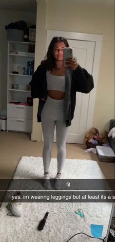 Athletic Outfits With Leggings, Basic Leggings Outfit School, Basic Leggings Outfit, Comfy Legging Outfits, Athletic Outfits For School, Outfits Ideas For School, School Fit Ideas, Comfy Outfit Ideas, First Day Of College