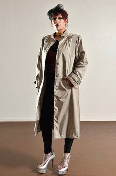 "AURORA INTERNATIONAL by Miss llmoor/ Vintage Rain Trench/ Gray Rain Coat/ Vintage Gray Trench Coat/ Size 10 Incredible, like new vintage rain trench! I mean, the hood! Darling! Hidden buttons! Belt! Pockets! I love the shoulders! The color is perfect! This if fully lined, ideal for autumn or spring! There is no material tag...some kind of weatherproof material! Model is 5'7\" and a size 10-12 for scale. Please see exact measurements below. Shoulder to shoulder 17\" Armpit to armpit 19\" Waist 3 Black Faux Fur Coat, American Dress, Opera Coat, 70s Maxi Dress, Suede Fringe Jacket, Grey Trench Coat, Beaded Jacket, Shoulder Strap Bag, Fringe Jacket