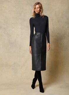 Grey Leather Skirt Outfit, Black Leather Midi Skirt Outfit, Black Leather Pencil Skirt Outfit, Midi Leather Skirt Outfit, Long Pencil Skirt Outfits, Pencil Skirt Outfits Classy, Pencil Skirt Outfits Winter, Long Leather Skirt Outfit, Leather Pencil Skirt Outfit