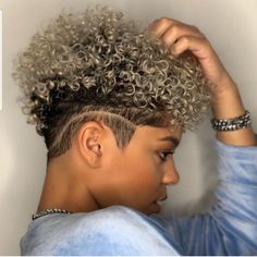 Short Curly Hair With Undercut, Short Curly Hairstyle Women, Tapered Cut Natural Hair, Undercut Natural Hair, Natural Hair Haircuts, Cabello Afro Natural, Women Reference, Short Natural Curly Hair, Shaved Hair Designs