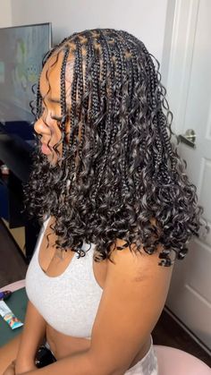 Cute Individual Braids Hairstyles, Cute Bob Braids, Cute Braided Hairstyles With Weave, Boho Braids Shoulder Length Hair, Bohemian Braids Shoulder Length, Boho Tribals With Knotless Braids Bob, Knotless Bob Boho, Short Curly Boho Braids, Boho Knotless Shoulder Length