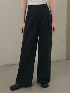 These are slacks that create a naturally wide silhouette with a deep two tuck on the front. The relaxed silhouette allows for sophisticated styling. The brand logo is embroidered on the front.- Practical with pockets on both sides- Can be styled with a belt- Brand square label attached on the back- Create a clean silhouette with dart lines*Due to the online nature, product color may differ slightly from the actual color depending on the user's PC or mobile resolution. Dart, Brand Logo, Resolution, Trousers, Mens Outfits, Square, Clothes For Women, Pants, Clothes