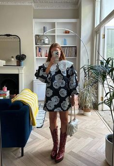 Ganni Outfit Ideas, Small Boots Outfit, Eccentric Summer Outfits, March Outfits 2024, Cottage Style Outfits, Chic Country Outfits, Preppy Casual Outfits, Mixing Patterns Fashion, Nicola Coughlan