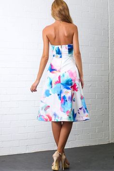 Flirty strapless midi dress.Watercolour print.Pleated A-line skirt.Slight padding in bust.Detachable straps.Back visible zip.Polyester/spandex.Print may vary. Strapless Midi Dress, A Line Skirt, Dresses Xs, A Line Skirts, Polyester Spandex, A Line Dress, Strapless Dress, A Line, Midi Dress