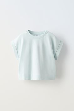 CUFFED SLEEVE T-SHIRT Cheap Light Blue Gap Tops, Zara Tshirt Women, Cute White Shirt, Preppy Tops, Cuffed Sleeve, Casual Preppy Outfits, Zara Shirt, Shirts For Teens