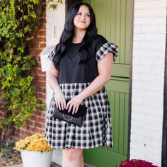 fb-feed Black And White Plaid Skirt, White Plaid Skirt, Best Top, Tunic Sweatshirt, Black And White Plaid, Jumpsuit Party, Cotton Bottoms, Short Sleeve Mini Dress, Plaid Skirt