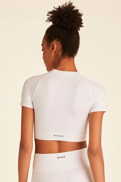 A soon-to-be staple in both your workout ensemble and everyday wardrobe. Our incredibly versatile Barre Seamless Tee is made to move with you. This style runs small. Please consider sizing up. White Workout Top, Bra Size Charts, Right To Privacy, Boston Proper, Seamless Bra, White Tee, Everyday Wardrobe, Crop Tee, Fashion Tees