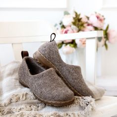 These cappuccino minimalist shoes are made from 100% natural wool. Boiled wool clogs are felted using only water and natural olive oil soap. Rubber soles are are stitched and glued to the clogs by professional shoemaker. Felted wool shoes are very warm, soles makes them suitable for outside wearing. 100% wool felt is breathable, provides natural insulation, keeps your feet warm and cozy. Choose you size according to our sizing chart in picture 5. Subscribe to our Woolenclogs mailing list for a d Brown Wool Slippers With Round Toe, Wool Clogs With Cushioned Footbed And Round Toe, Wool Clogs With Rubber Sole And Round Toe, Winter Felt Slip-on Clogs, Winter Wool Clogs With Round Toe, Wool Clogs With Round Toe For Winter, Comfortable Wool Closed Toe Clogs, Comfortable Brown Wool Slippers, Comfortable Felt Clogs With Round Toe