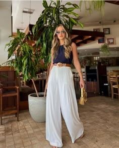 Summer Business Casual Outfits, Summer Office Outfits, White Pants Women, Look Office, Outfits Dressy, Easy Chic, Office Wear Women, Office Outfits Women, Professional Attire