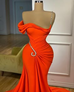 चार्मिंग वन-शोल्ड स्लीवलेस मरमेड प्रोम ड्रेसेस रफल्स लॉन्ग Sleeveless Ruffled Gown For Banquet, Sleeveless Ruffle Mermaid Dress For Prom, Fitted Sleeveless Gown With Ruffles, Sleeveless Mermaid Dress With Ruffles And Fitted Bodice, Sleeveless Mermaid Dress With Ruffles For Formal Events, Sleeveless Mermaid Dress With Ruffles For Formal Occasions, Sleeveless Ruffle Mermaid Dress For Formal Events, Sleeveless Ruffle Mermaid Dress For Formal Occasions, Sleeveless Mermaid Dress For Gala