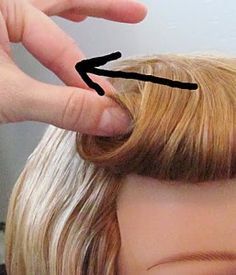 The (beautiful) Women Vintage Hairstyle Tutorial - Bobby Pin Blog / Vintage hair and makeup tips and tutorials Vintage Hair And Makeup, Bumper Bangs, Faux Bangs, Makeup Hacks Tutorials, Rockabilly Hair, Hair And Makeup Tips