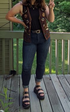 Earthy Vintage Outfits, Midsize Boho Outfits, Midsize Beauty, Dark Cottagecore Fashion, Outfits Uni, Dreamy Style, Alternative Aesthetic, Look Plus Size, Trend 2024