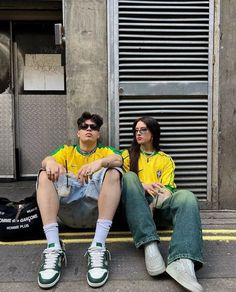 #outfits #streetstyle Brazil Kit Outfits, Football Kit Outfit, Outfit Inspo Streetwear, Group Photoshoot, Matching Fits, Streetwear Outfit Ideas, Womens Clothing Patterns, Casual Wear Women