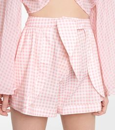 Alexandra Miro - Mytheresa'ya Özel – Natalia şemsiye pamuklu şort | Mitresa Gingham Cotton Shorts For Daywear, Cotton Gingham Shorts For Day Out, Spring Cotton Shorts For Picnic, Gingham Cotton Shorts For Day Out, Spring Gingham Bottoms With Built-in Shorts, Feminine Cotton Shorts For Day Out, Feminine Shorts For Summer Daywear, Spring Picnic Shorts, Spring Gingham Shorts For Picnic