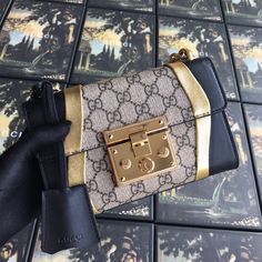 Fashion Frenzy Luxury - GCI Bags - 6276 A+ Excellent Quality copies; Contact us if you've any questions in your mind. Gucci Fashion, Trendy Tote, Gucci Bags, Luxury Items, Satchel Bags, Wallet Men, Travel Luggage, Fashion Store, Gucci Bag