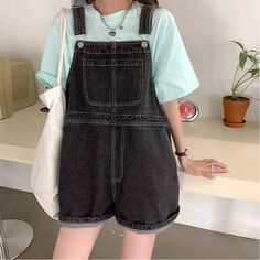 Take inspiration from the past with these women's short overalls




 Bring a touch of nostalgia and style to your wardrobe with our women's dungaree jeans . Perfect for sunny days, this piece combines the authentic charm of vintage with a modern cut . It is designed to enhance your silhouette with elegance.

 The timeless design of our vintage overalls is accentuated by meticulously crafted details. It recalls the aesthetics of years gone by while remaining resolutely in tune with the times. The breathable denim guarantees optimal comfort , allowing you to stay comfortable all day long.

 Details of the Vintage Women's Short Overalls



 Vintage style

 Material: denim

 Decorations: pocket

 Size: S - XL

 2 colors available

 Pattern: plain

 Limited quantity

 Free shipping Korean Jumpsuit, Shorts Korean, Shorts Female, Jumpsuit Shorts, Short Noir, Wide Leg Shorts, Winter Shorts, Women Streetwear, Trendy Denim