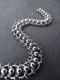 Chainmail With Beads, Centipede Bracelet, Bracelet Inspiration, Trends Magazine