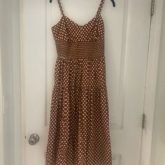 J Crew Smocked Fit Flare Adjust Straps Nwt Dress. Size 6 Perfect For A Pretty Woman Derby Party Look Casual Polka Dot Dress With Smocked Back, Casual Brown Smocked Midi Dress, Casual Brown Midi Dress With Smocked Bodice, Casual Brown Midi Smocked Dress, Casual Dress With Polka Dot Pattern And Smocked Back, Brown Smocked Bodice Dress, Midi Length, Casual Polka Dot Ruched Dress, Casual Ruched Polka Dot Dress, Brown Smocked Midi Dress