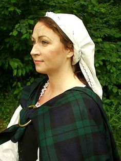 Traditional Scottish Head Kertch- This beautiful kertch is made from your choice of linen or 100% natural muslin! The embroidered blackwork that adorns each of our kertch is the crowning touch...each kertch is carefully hand-crafted and unique. (http://www.mistythicket.com) Celtic Clothes, Outlander Clothing, Colonial Clothing, Scottish People, Celtic Traditions