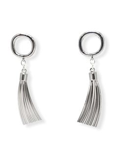 The LUCY earrings are a metal tassel earring available in a bright silver or trendy gold. Perfect for any occasion. These earrings are attached to a push-back backing to make it easy to place in the ear and come with a butterfly backing to stay securely in place. The earring measures to approximately 2 inches in length. Phone Items, Tassel Earring, A Butterfly, Luxury Accessories, Tassel Earrings, Gold And Silver, Ariel, Silver Gold, Tassels