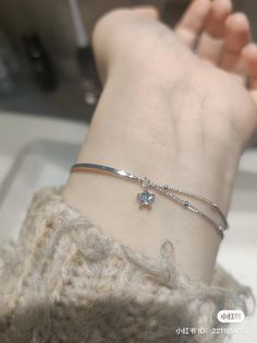 Aesthetic Jewelry Bracelets, Aesthetic Silver Bracelet, Silver Bracelets Aesthetic, Korean Accessories Jewelry, Classy Bracelets, Minimalist Accessories Jewellery, قلادات متدلية, Silver Bracelet Designs, Pretty Jewelry Necklaces