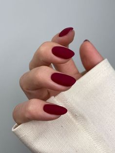 Матовый вишневый #nails #nail #ногти #маникюр Red Matte Nails, Casual Nails, Trendy Nail Design, Dipped Nails, Chic Nails, Matte Nails, Nail Manicure, Trendy Nails